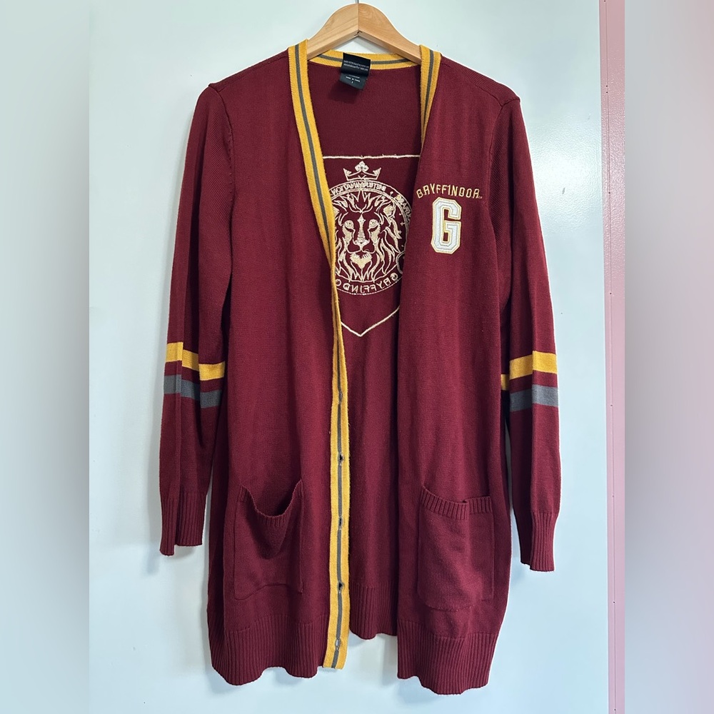 Harry Potter Sweater Size 1X Cardigan Gryffindor Red Gold Knit Varsity